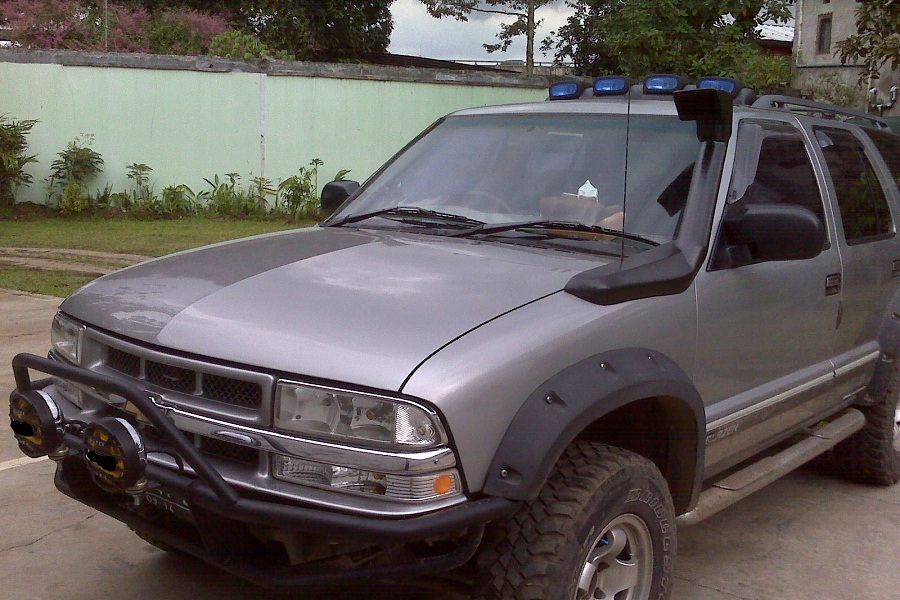 Berpetualang dengan Opel Blazer! Kelebihan yang Menggoda dan Kekurangan yang Perlu Diketahui