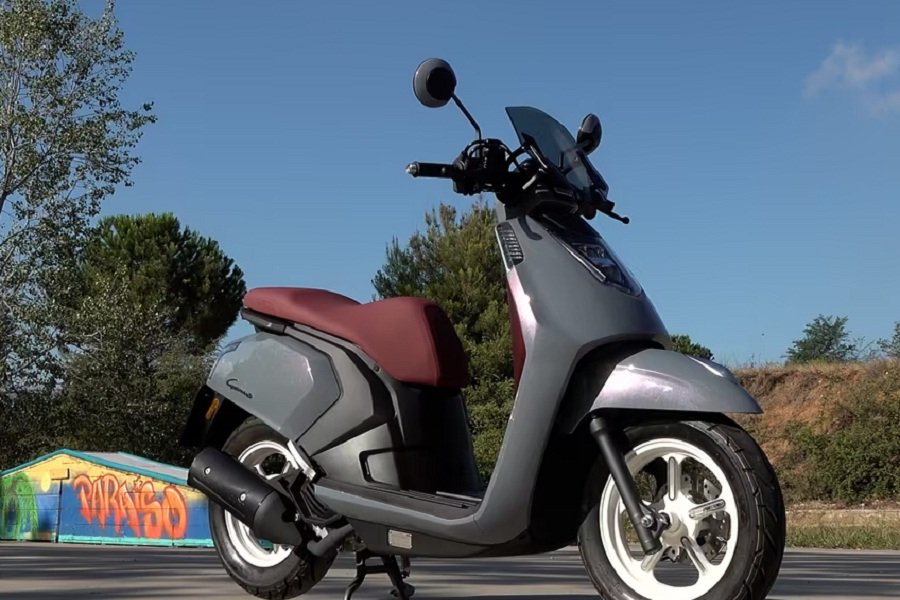 Elegansi Retro Modern! Review Keeway Gemma 125, Skutik Murah dengan Sentuhan Klasik