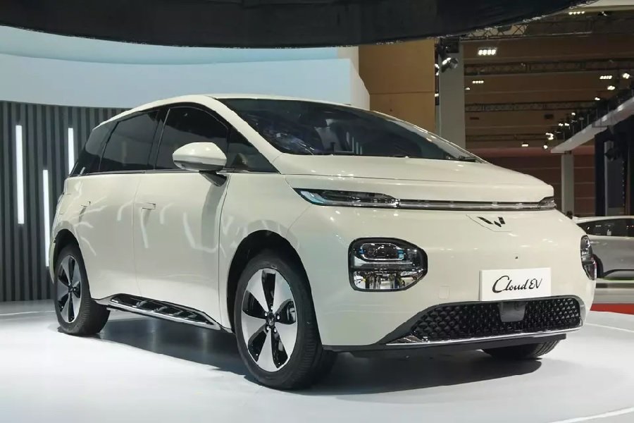Elegansi dan Berkualitas! Wuling Motors Memperkenalkan Cloud EV Kendaraan Listrik Ramah Lingkungan