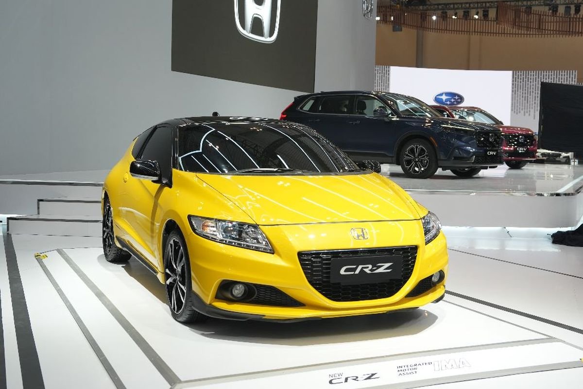 Honda CR-Z, Mobil Kompak yang Hemat Bahan Bakar dan Ramah Lingkungan!