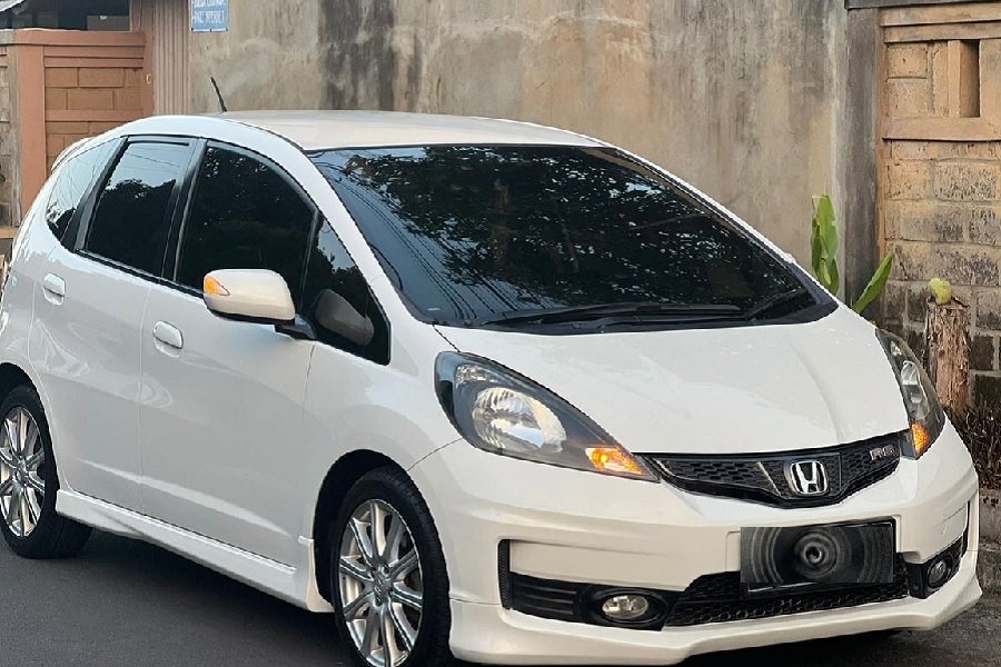 Honda Jazz 2013 Kini Murah Banget, Mobil Hatchback yang Stylish
