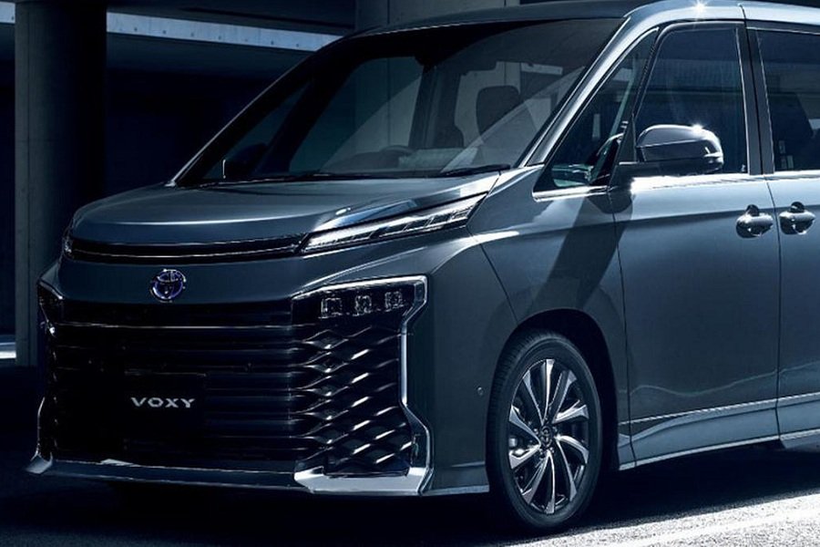 Jelajahi Fitur Unggulan Toyota Voxy! Kursi Lipat Hingga Layar Sentuh 9 Inci!