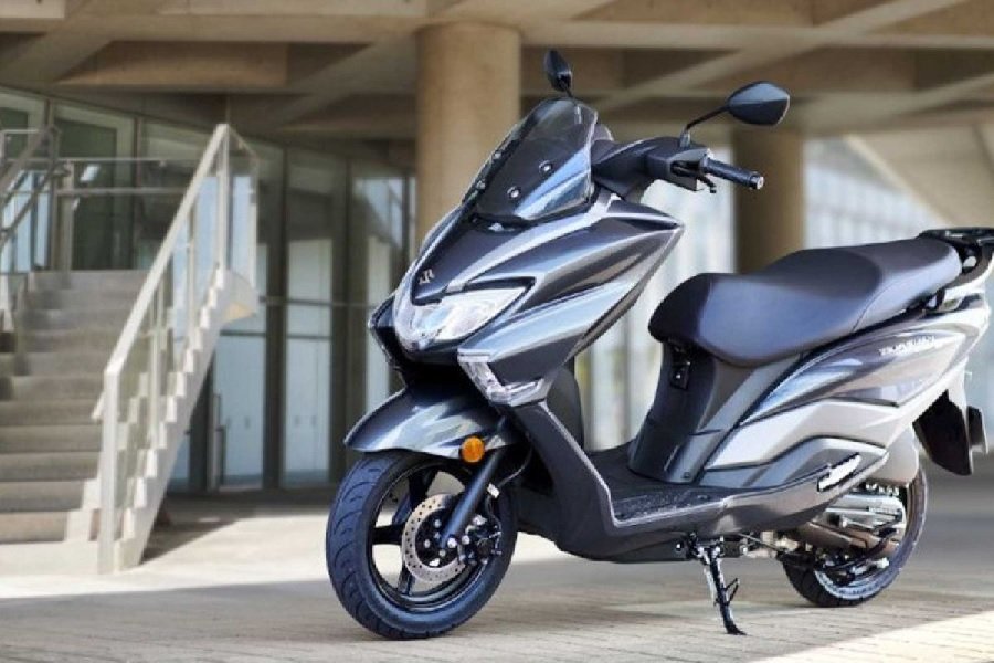 Keunggulan Suzuki Burgman Street EX 125 2024 Meski Kalah Mesin dari Yamaha Lexi