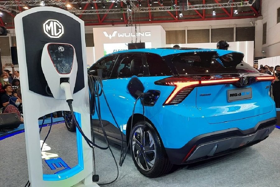 MG4 EV Produksi Lokal Jadi Sorotan di IIMS 2024 Presiden Tertarik!