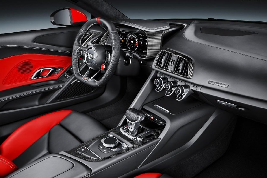 Mana yang Lebih Unggul Antara Mobil Audi R8 dan BMW X6