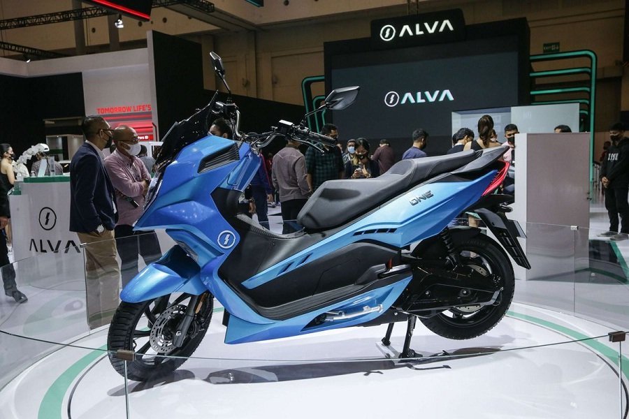 Melangkah Lebih Jauh dengan ALVA ONE XP! Motor Listrik Terbaru di IIMS 2024