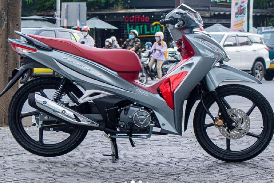 Mengulas Keunggulan New Honda Blade 2024! Motor Bebek Canggih dengan Performa Mantap dan Ramah Lingkungan!
