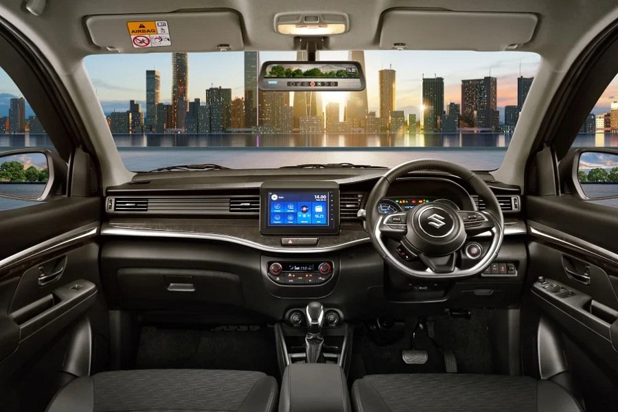 Misteri Kesuksesan Suzuki XL7! Harga Terjangkau, Fitur Minimalis, Penjualan Maksimal