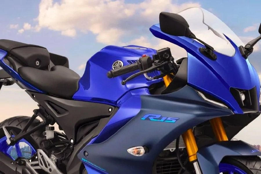 Pengalaman Touring Terbaik! R15 Connected Keunggulan Generasi Terbaru R Series