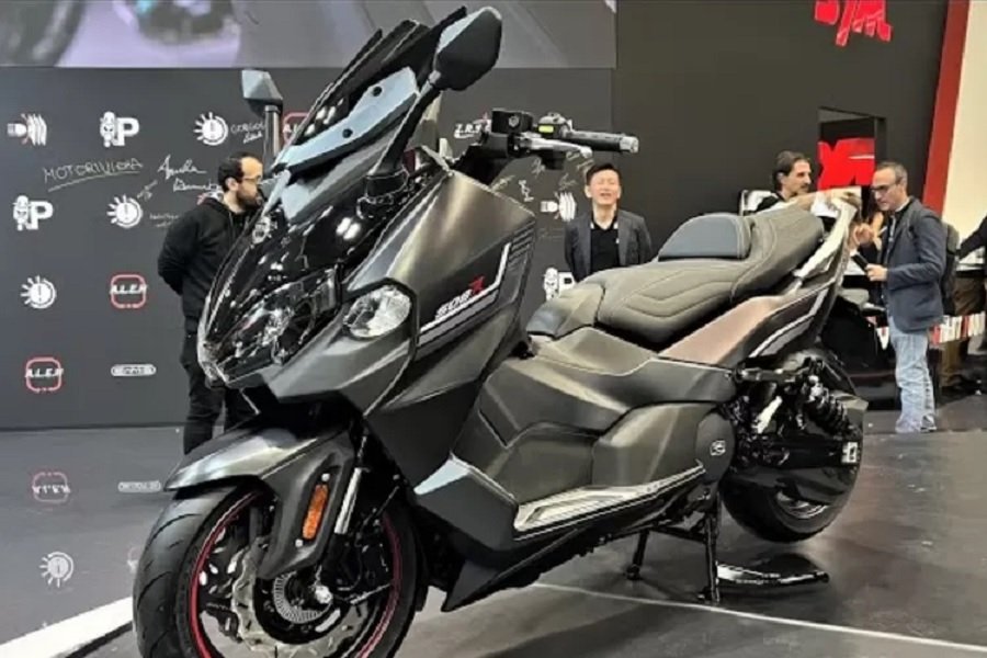 Perang Skutik Maxi 160cc di Indonesia Suzuki Bikin Geger dengan Performa Lebih Garang dari Nmax dan PCX