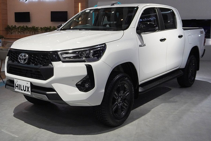 Strategi Toyota Hilux dalam Menantang Dominasi Mitsubishi Triton! Inovasi, Performa, dan Fitur Terbaru!