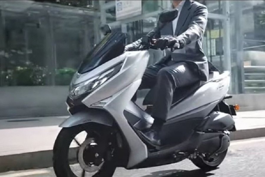Suzuki Maxi 160 CC! Skuter Matik Kelas Menengah yang Membuat Honda PCX dan NMAX Berdebar!