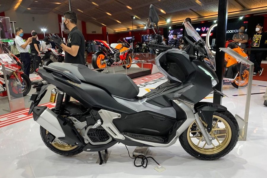 Terbaru! Honda ADV 160 ABS 2024 Elegan, Sporty, dan Canggih dengan Warna Matte Brown yang Memikat!