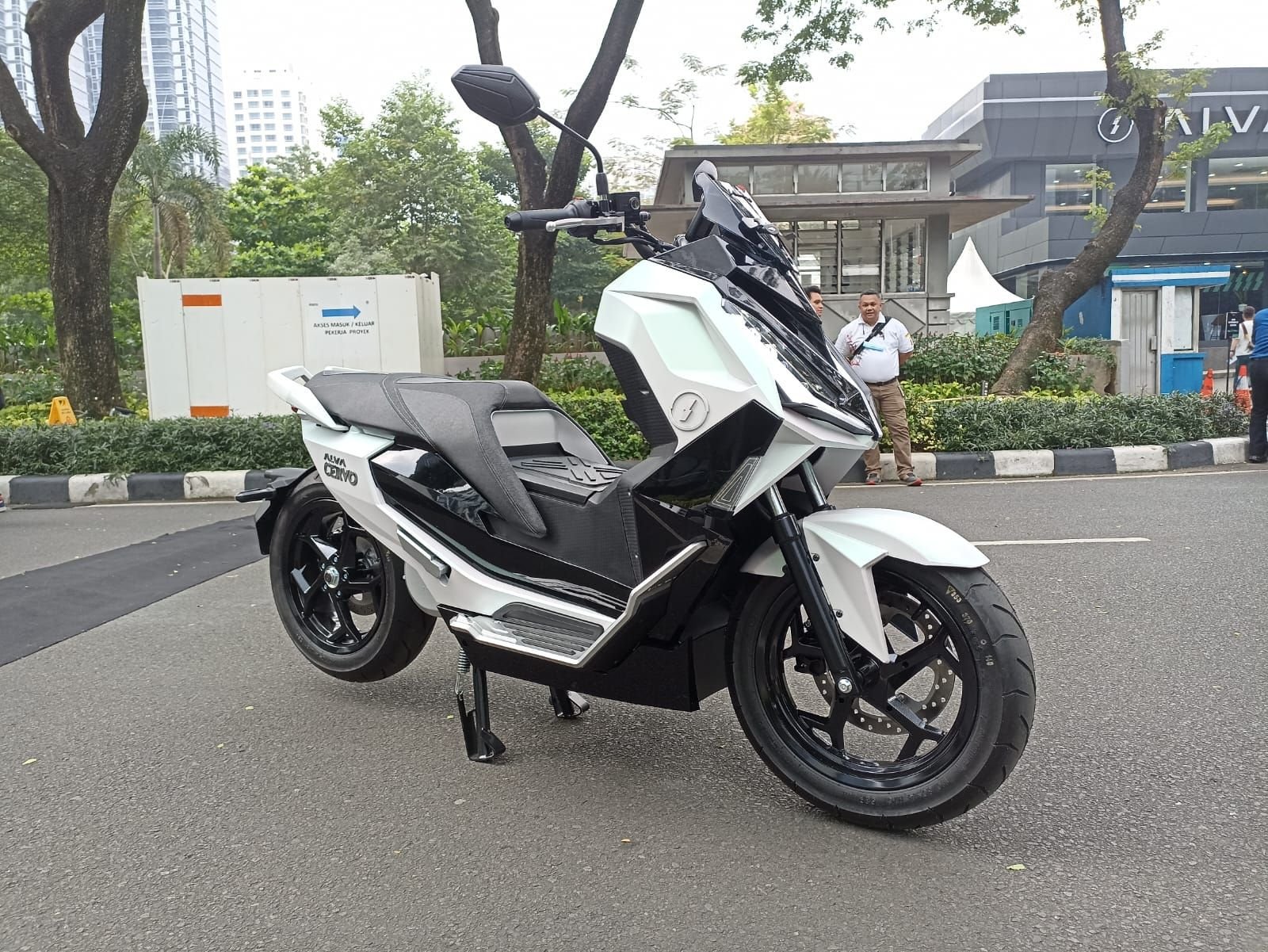 Touring Motor Listrik Alva Cervo Jakarta-Bandung, Tahu Begini Sih