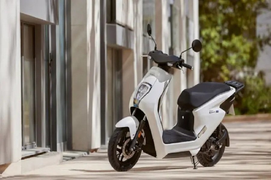 Wow! Honda EM1 e Motor Listrik Terbaru dengan Fitur Canggih dan Harga Terjangkau