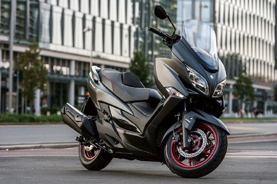 Wow! Suzuki Burgman 400 2024 Skutik Maxi Irit Poll-Pollan, Bisa Ngacir 400 KM Sekali Full Tank!