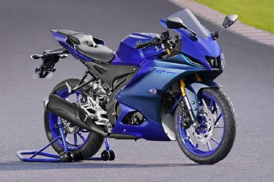 Wow! Yamaha R15 V4 Terbaru Kini Hadir dengan Warna Ciamic yang Memikat, Bersaing Ketat dengan Honda CBR 150!