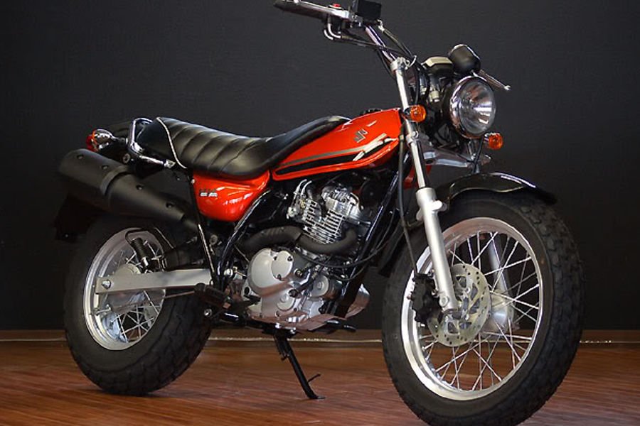 Suzuki Vanvan 200 Pilihan Motor untuk Petualang Gaya Retro