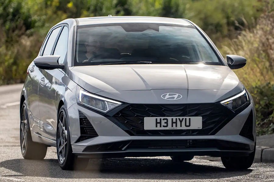Hyundai i20 Mobil Hatchback Nyaman dengan Harga Setara Ayla