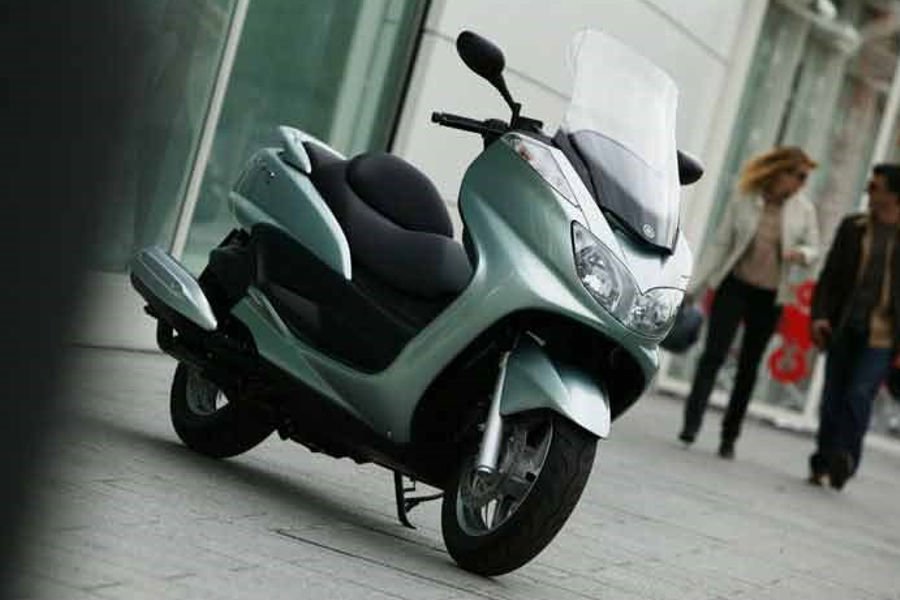 Yamaha Majesty 400cc Maxi-Scooter Legendaris yang Tetap Trendi