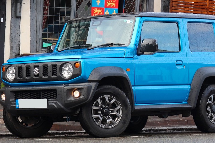 Suzuki Jimny 5 Pintu, Pilihan Terbaik untuk Petualangan Offroad Dengan Fitur Lengkap