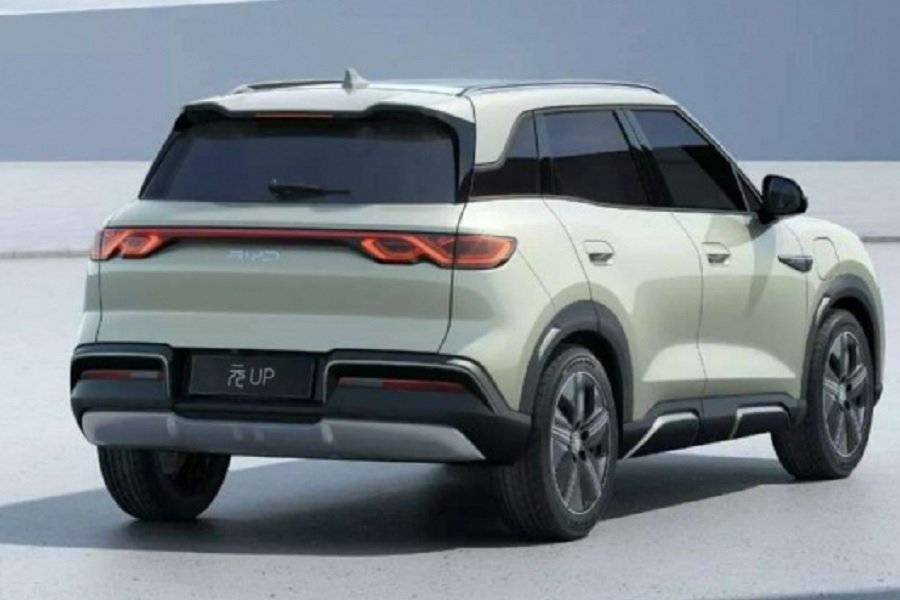 BYD Luncurkan Mobil Listrik Terjangkau! Temukan BYD Yuan UP di Dealer dengan Harga Mulai Rp 170 Jutaan