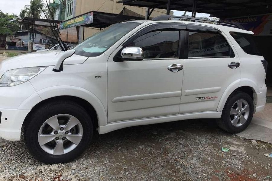 Berkeliling dengan Gagah Mobil Bekas Toyota Rush 2013, Pilihan Terjangkau dengan Performa Unggul!