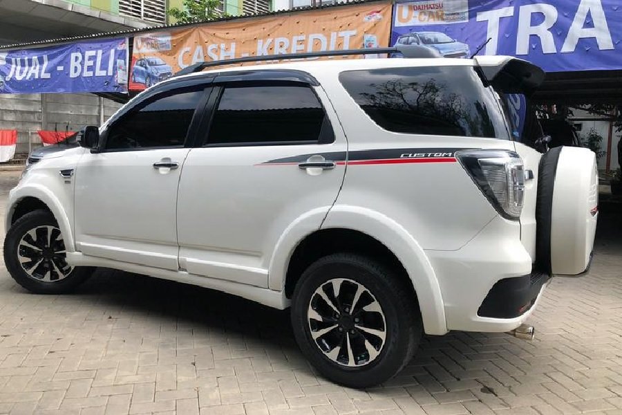 Daihatsu Terios 2017 Tipe Tertinggi, Pilihan Terbaik di Pasaran Mobil Bekas Bulan Ini!
