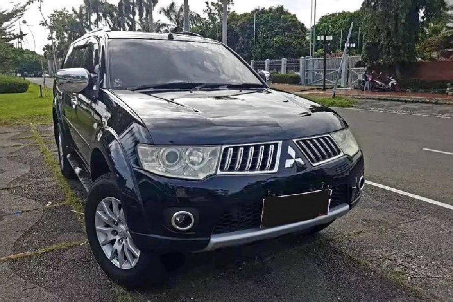 Dapatkan Penawaran Menarik untuk Mobil Bekas Mitsubishi Pajero 2010!