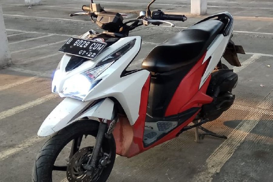 Gesits Raya Skutik Listrik Terbaru yang Bikin Honda Vario Kecipratan! Apa yang Membuatnya Begitu Spesial