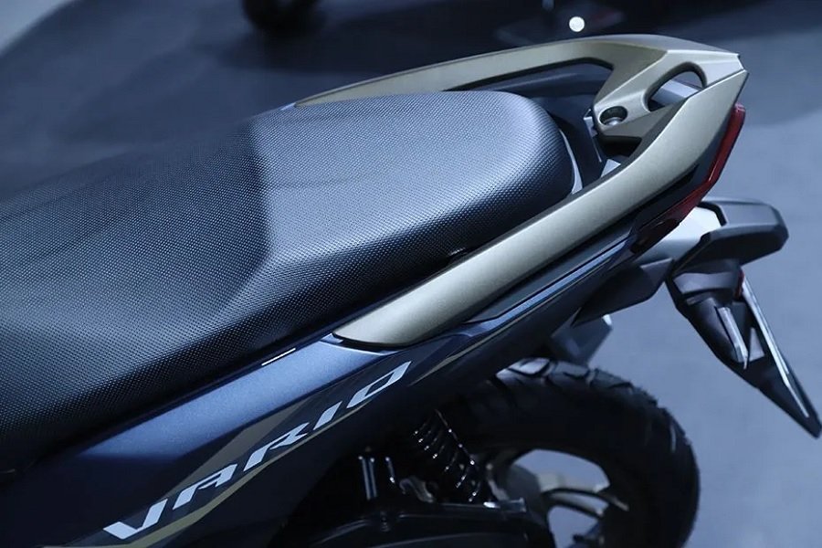 Honda Vario 125 Street 2024 Revolusi Touring dengan Fitur Canggih yang Menggoda!