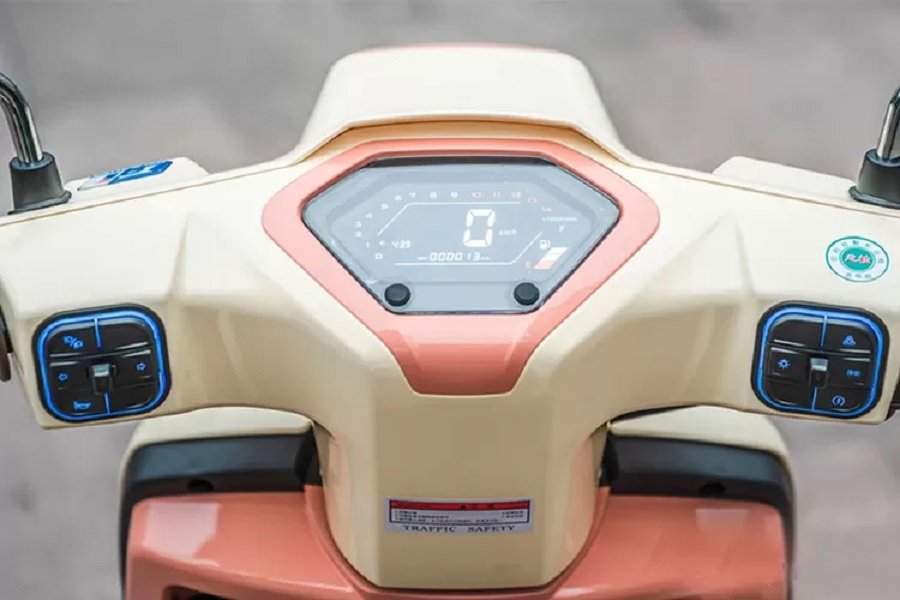 Jialing Bugatti 125 2024 Memukau dengan Desain Saklar Mirip Tombol Mobil dan Fitur Modern!