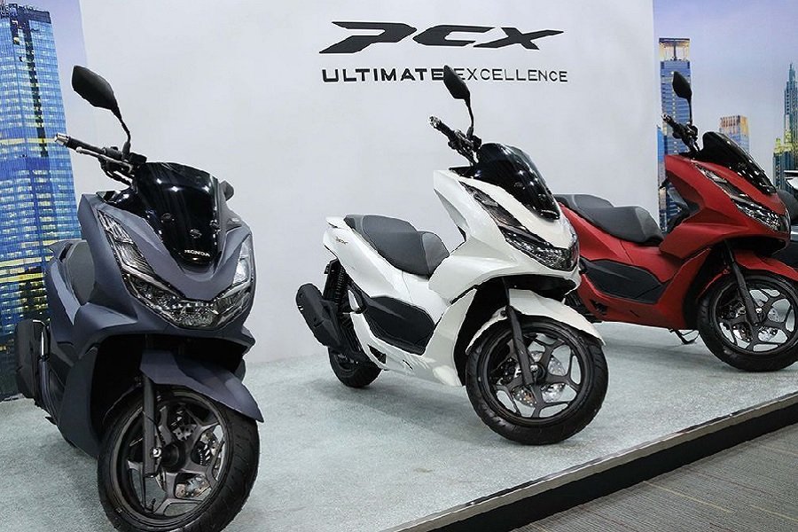 Kekurangan Honda PCX 160 yang Bikin Yamaha NMAX Lebih Digemari!