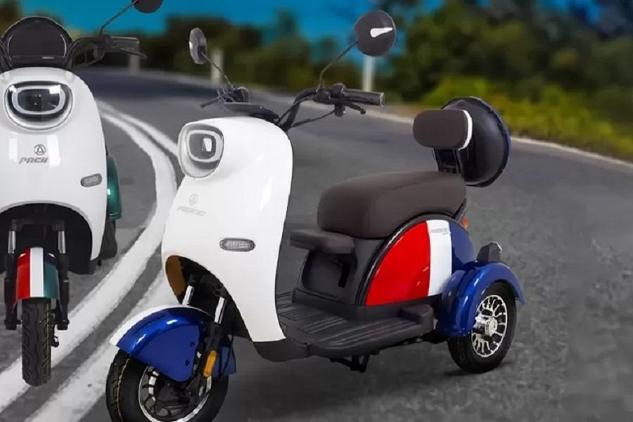 Keunggulan Sepeda Listrik Roda 3 Pacific Crosser! Tampil Mewah dan Aman bagi Mobilitas Orang Tua