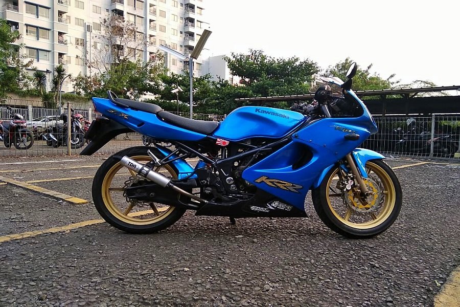 Kisah Misteri dan Keceriaan di Balik Legenda Kawasaki Ninja 150 KR150! Siapa yang Tak Tertarik