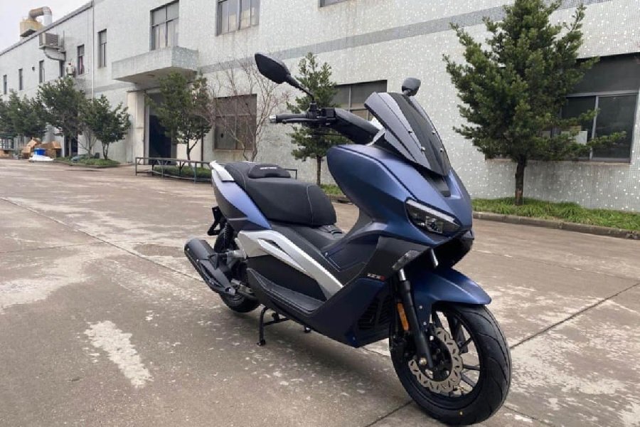 Mirip NMax! Skutik Baru VMAX 175 yang Mewah dengan Performa Super dan Harga Ramah Dompet
