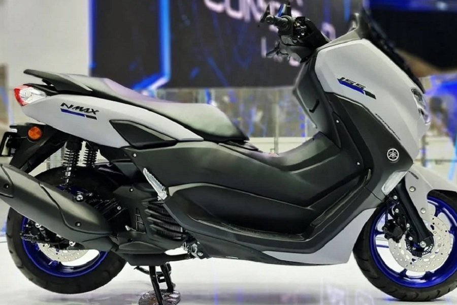 Perang Fitur Skutik Honda PCX 160 vs Yamaha NMAX 155 – Pilih Mana yang Cocok untuk Anda
