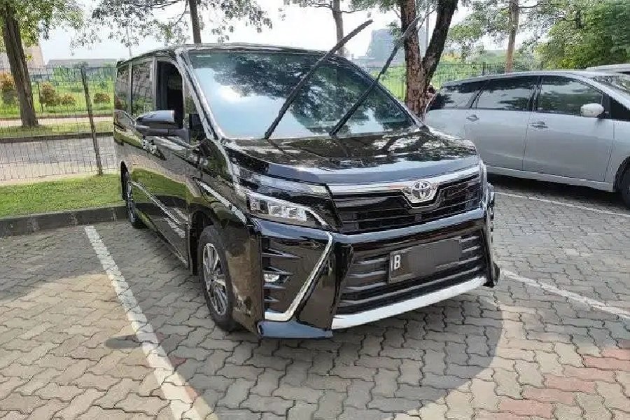 Rahasia Peluang Emas Mengapa Harga Mobil Bekas Voxy 2019 Terjun Bebas di Tahun 2024