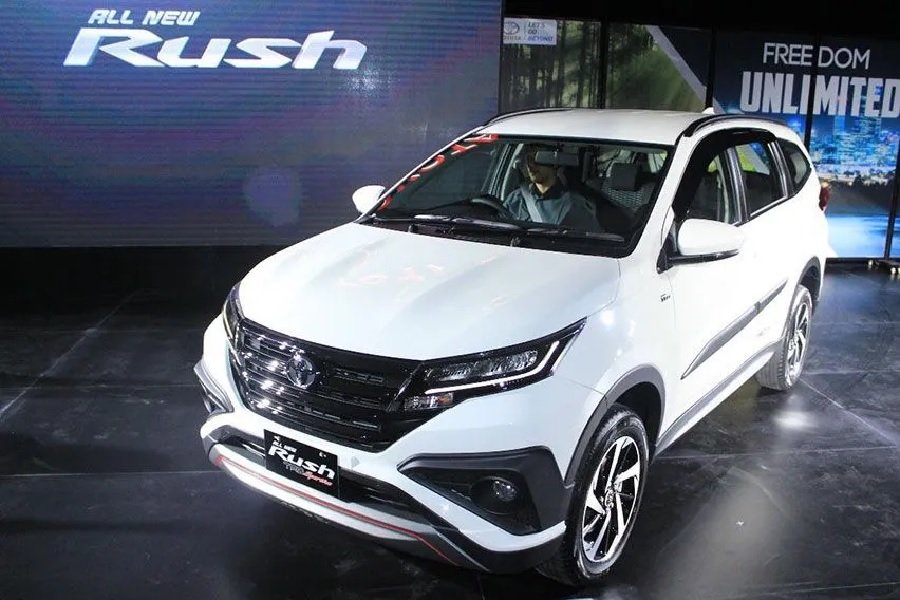 Raih Impian Keluarga dengan Mobil Bekas Toyota Rush 2018 Elegan, Tangguh, dan Terjangkau!