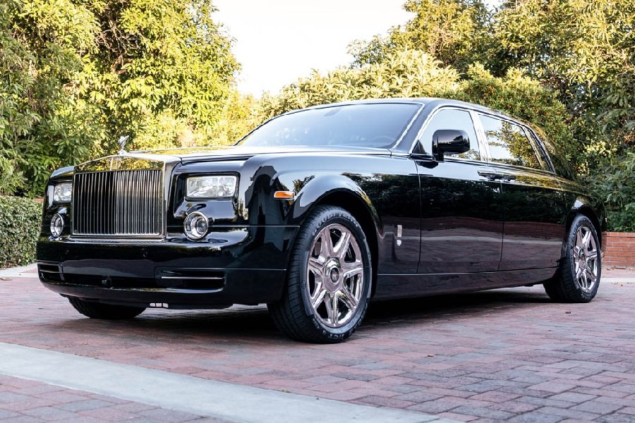 Rolls Royce Phantom 2010 Kembali Memancarkan Keanggunan dan Kemewahan yang Tak Tertandingi!