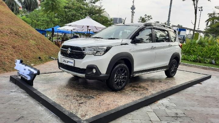 Simulasi Kredit Suzuki XL7 Matic dengan Uang Muka Rp60 Juta