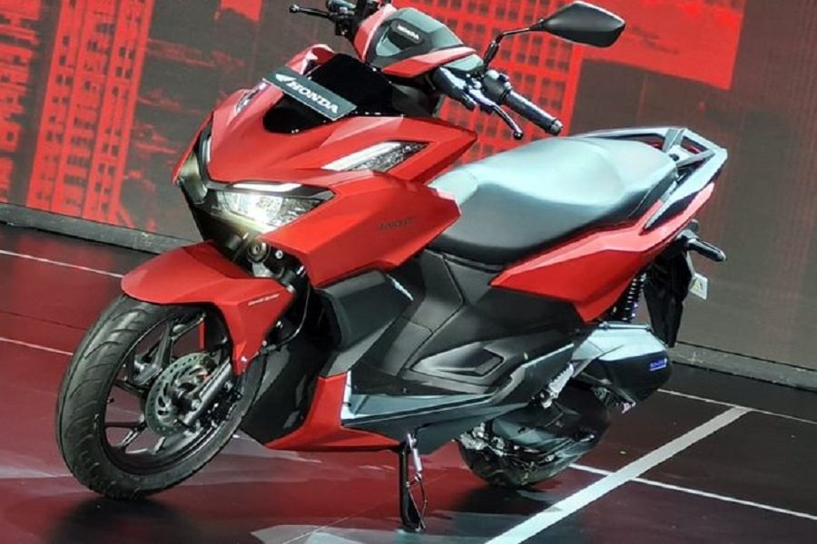 Tampil Lebih Elegan! Honda Vario 160 - Skutik Premium dengan Performa Optimal