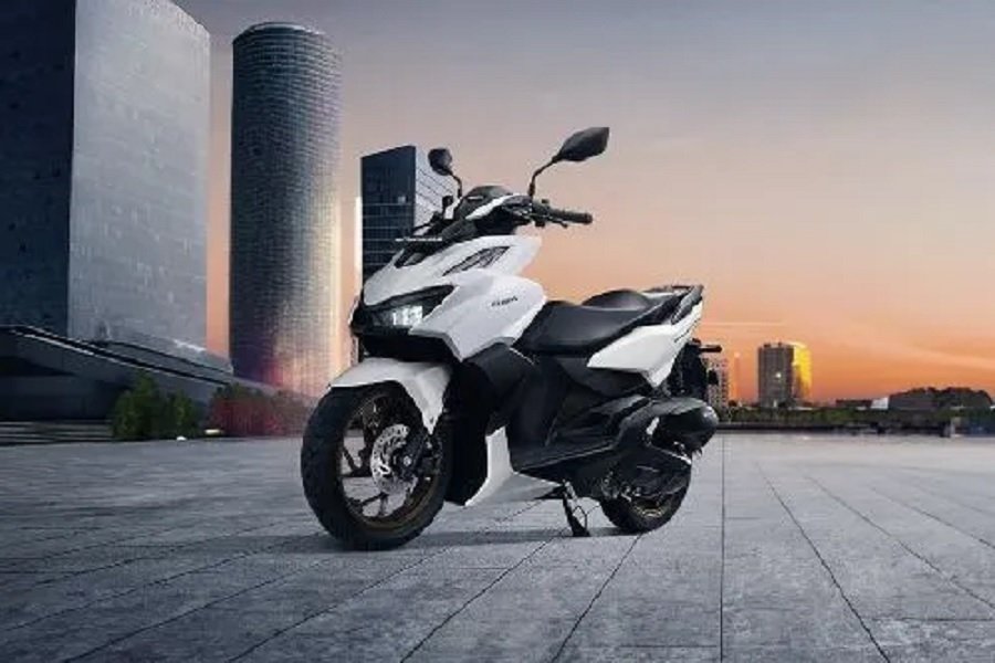 Terungkap Honda Vario 160 2024 Terbaru Dengan Kelir Gold Mewahnya, Saingan Berat Yamaha Xmax 300 dan Honda PCX 160