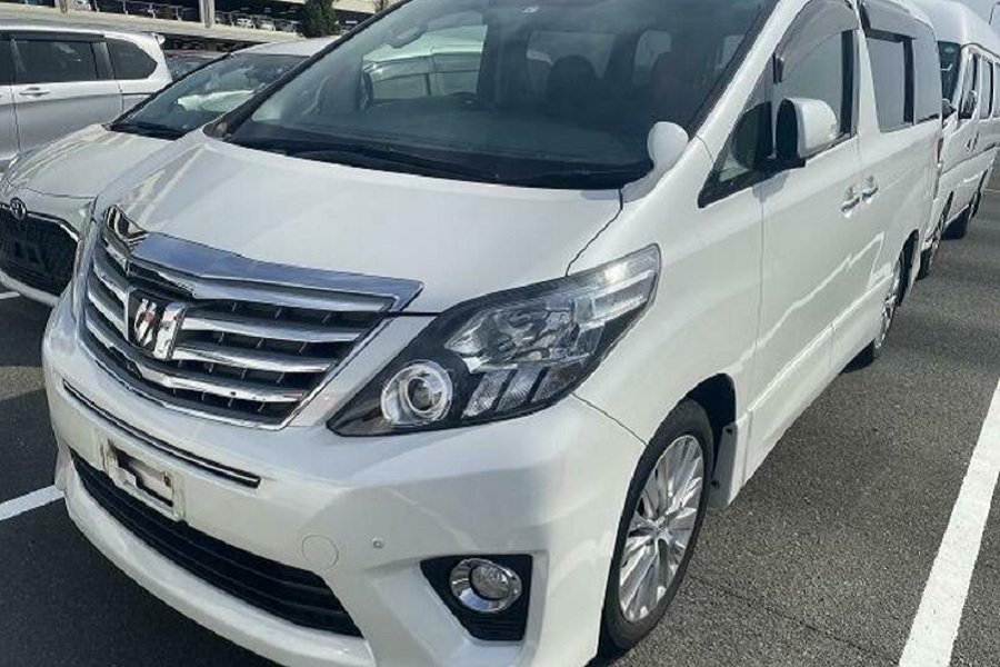 Toyota Alphard 2013 Matic Kemewahan Mobil Jepang dengan Harga Terjangkau!
