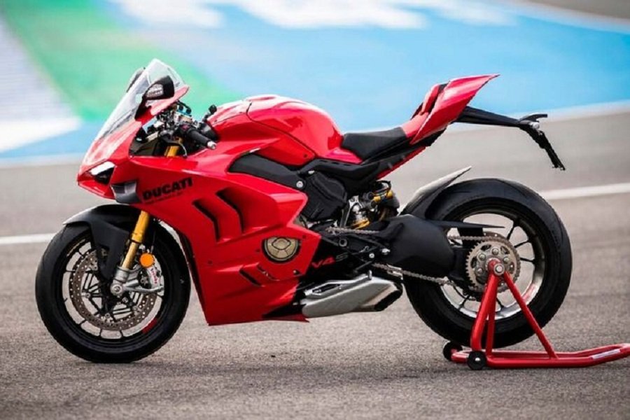 Transformasi Ducati V4 Menjadi Monster Superbike yang Mengejutkan!
