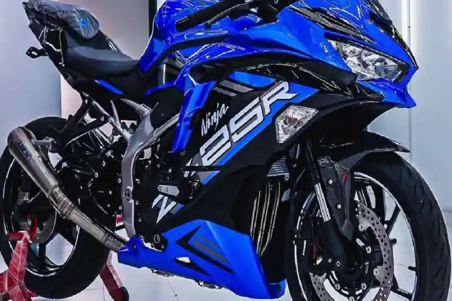 Wow! Sensasi Baru dengan Kawasaki Ninja ZX 25R 2024 Tampilan Terbaru yang Bikin Jatuh Hati!