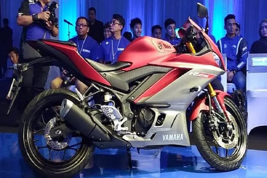 Wow! Yamaha R25 Terbaru Bikin Mata Melek, Sentuhan Fresh yang Bikin Pecinta Motor Balap Tergila-gila!