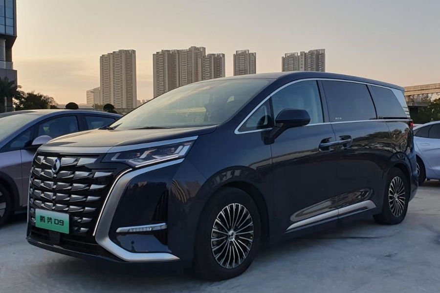 BYD Denza D9 MPV Listrik Mewah dengan Performa Kemewahan
