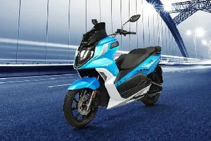 Skutik EV Alva One Alternatif Modern Sejajar dengan NMAX 155!