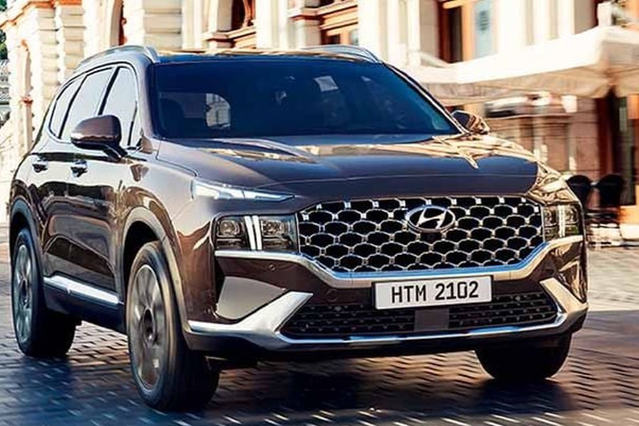 Hyundai Santa Fe Sekarang Dilengkapi Teknologi Bluelink sebagai Standar